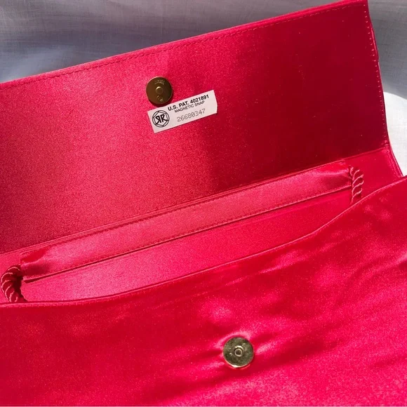 Elegant Red Satin Clutch with Bow - Picture 3 of 7
